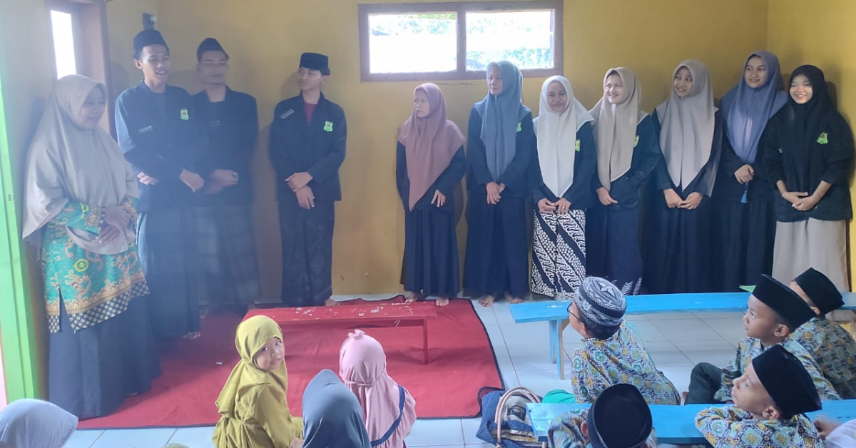 PERKENALAN PPL KELOMPOK 4 DI TPQ NURUL ULUM DK.SANDONG DESA ROGOSELO KEC. DORO 