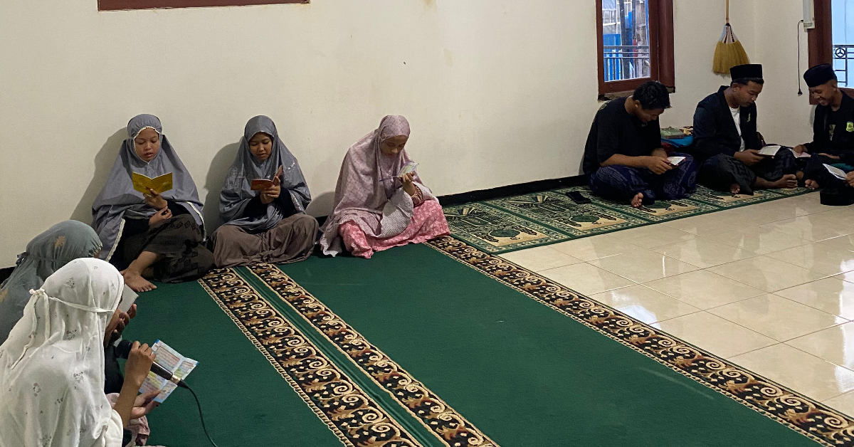 Tadarus ba'da subuh setiap hari di Musholla Nurul Jannah Desa Rogoselo 