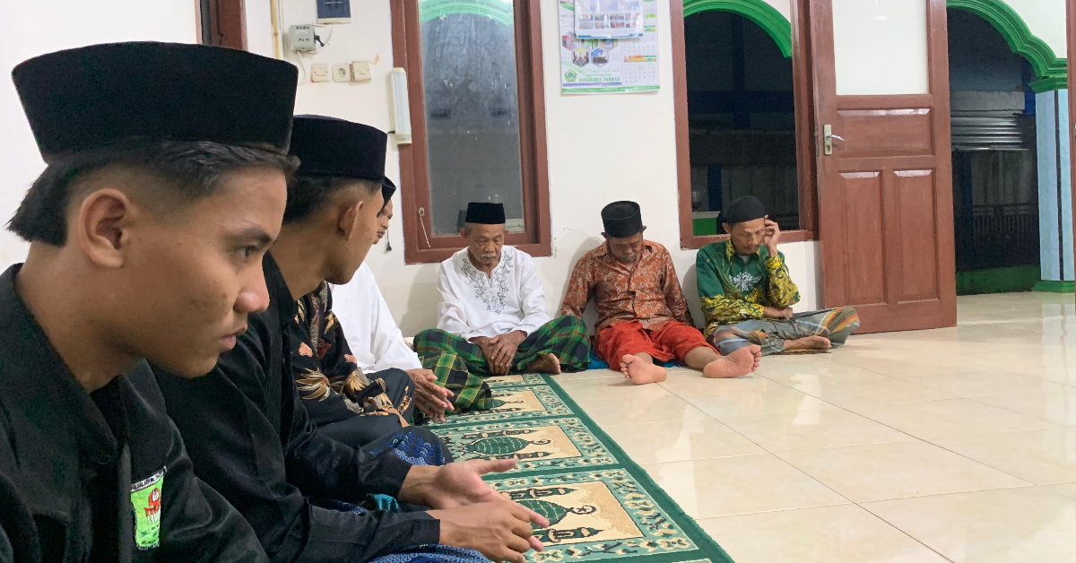 Pengajian rutinan malam Selasa di Musholla Nurul Jannah di Desa Rogoselo