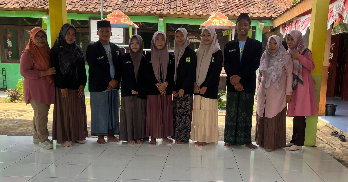 Pertemuan Anggota kelompok 16 dengan Dewan Guru TK Mawar