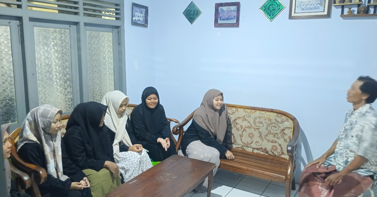 sowan ke rumah pak rt