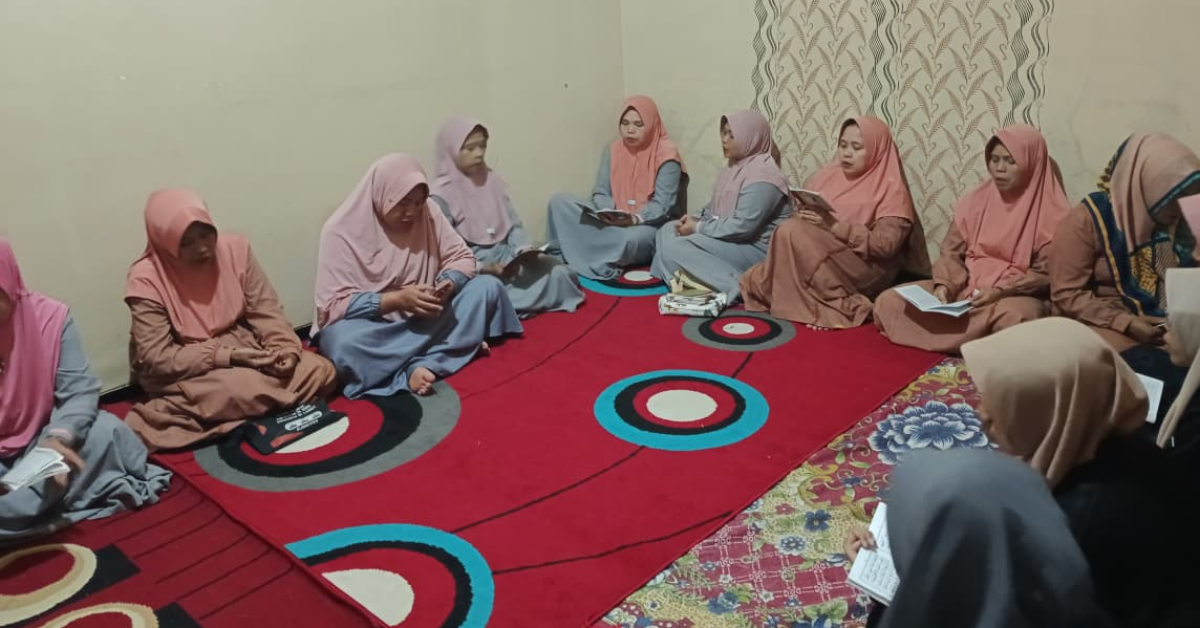 Mengikuti Kegiatan Rutinan Malam Kamis