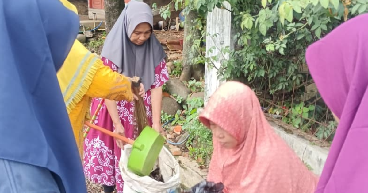 kerja bakti bersama masyarakat