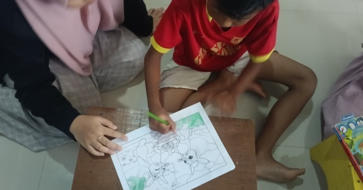 lomba mewarnai bersama anank anak