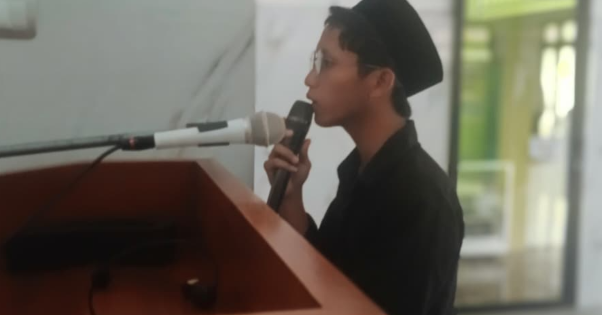 adzan dan iqomah di masjid