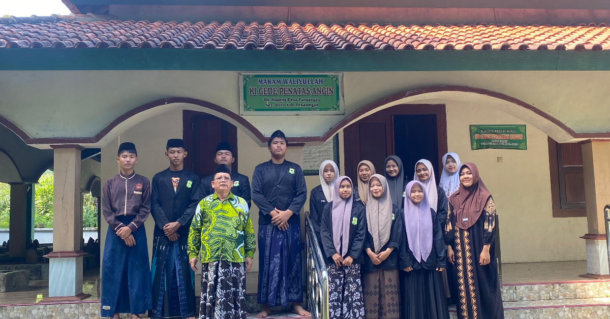 Ziaroh kemakam Ki Gede Penatas Angin