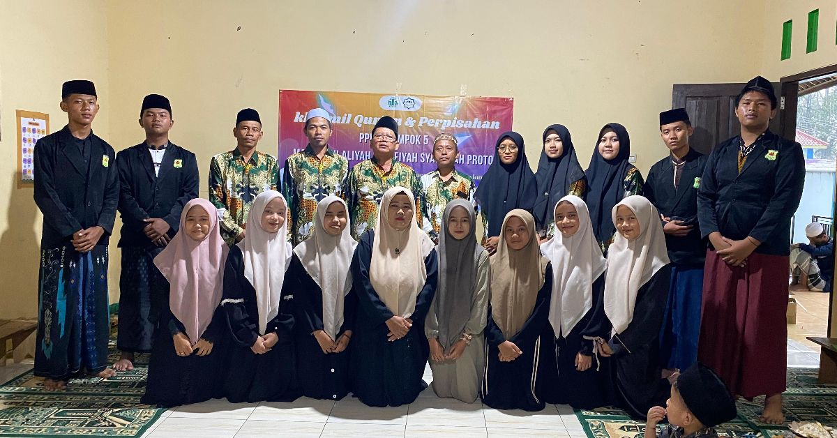Khotmil Qur'an dan Perpisahan Anggota PPL kelompok 5 Didukuh Tembelang Kulon Desa Rogoselo 